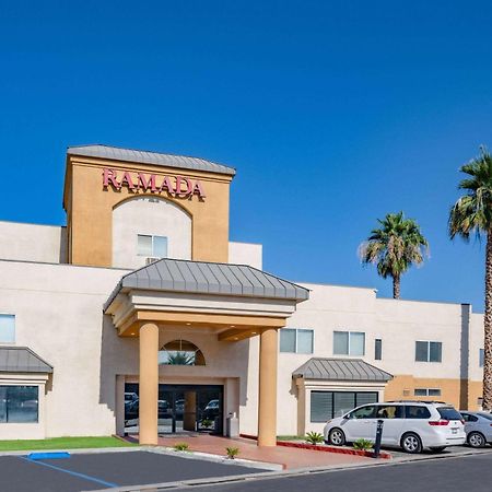 Ramada By Wyndham Bakersfield Hotel Exterior photo