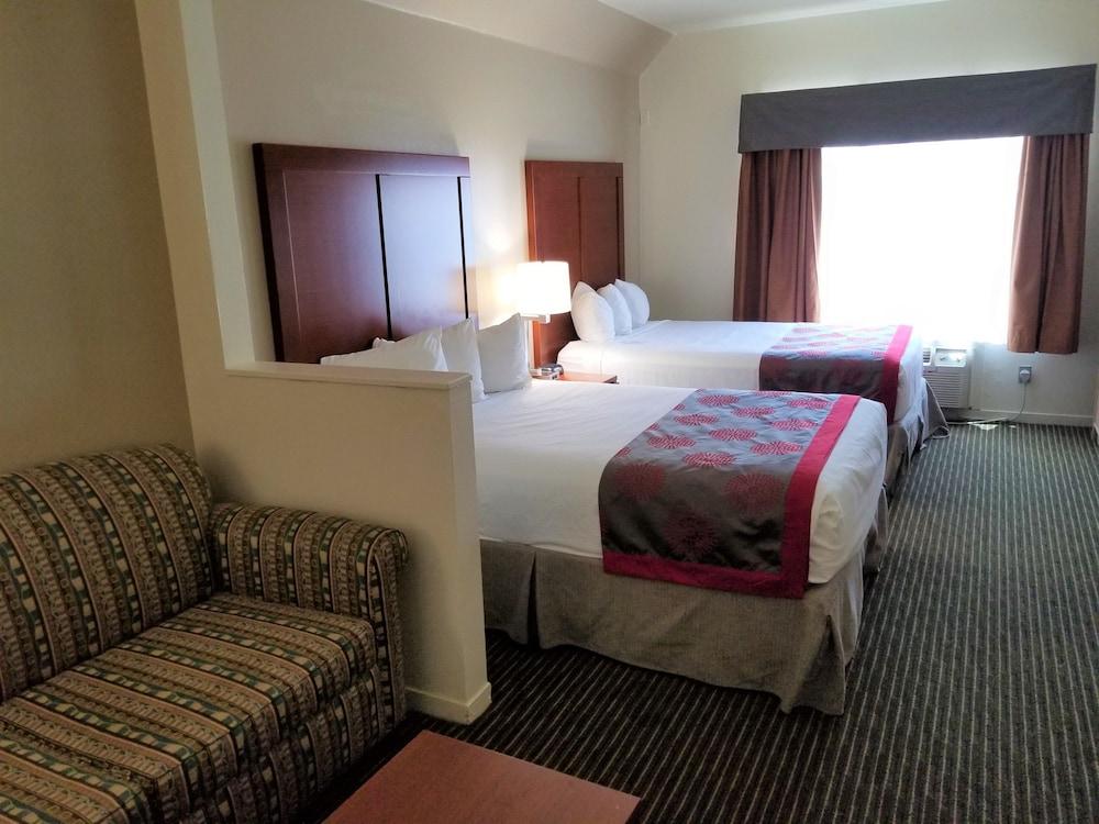 Ramada By Wyndham Bakersfield Hotel Exterior photo